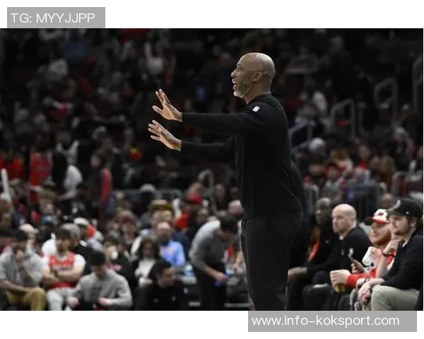 比卢普斯谈季前赛首发轮换希望球迷理性解读球队策略 比卢普斯谈季前赛首发轮换希望球迷理性解读球队策略