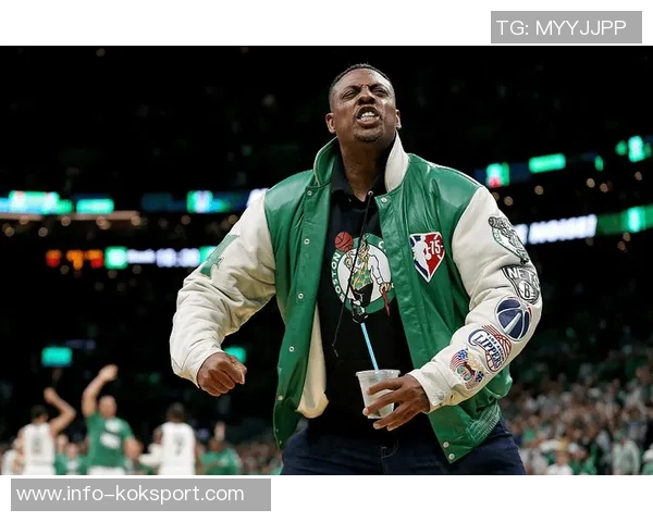 女主持调侃皮尔斯网友热议扑倒事件皮尔斯回应我们是搭档我有女友 女主持调侃皮尔斯网友热议扑倒事件皮尔斯回应我们是搭档我有女友